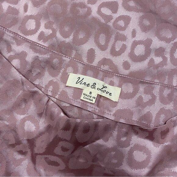 VINE & LOVE CHEETAH PRINT PINK SATIN MIDI SKIRT - Picture 2 of 8